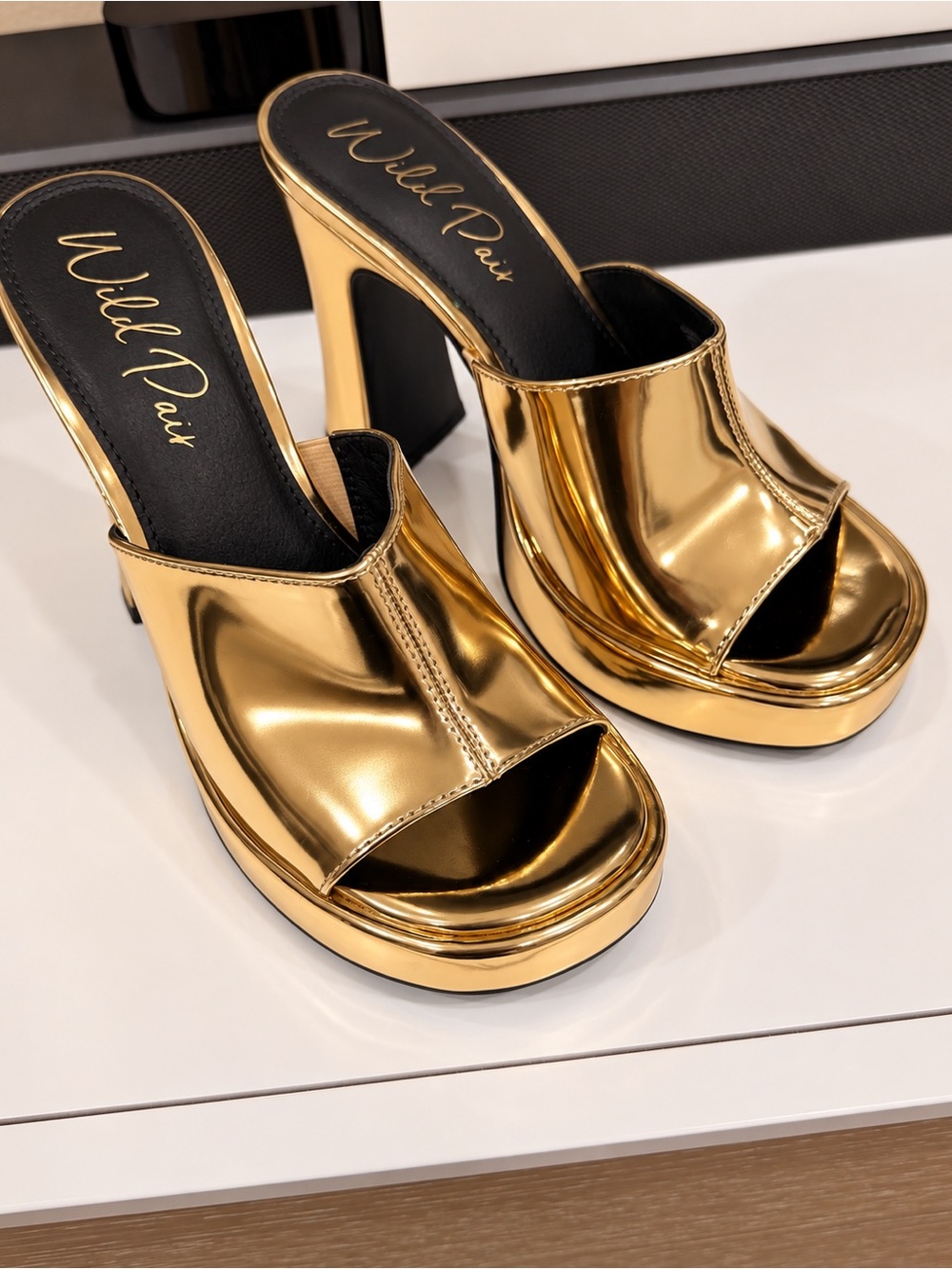 WILD PAIR Gold Metallic Disco Platform Chucky Heels, 70s Retro Glam, Size 6.5